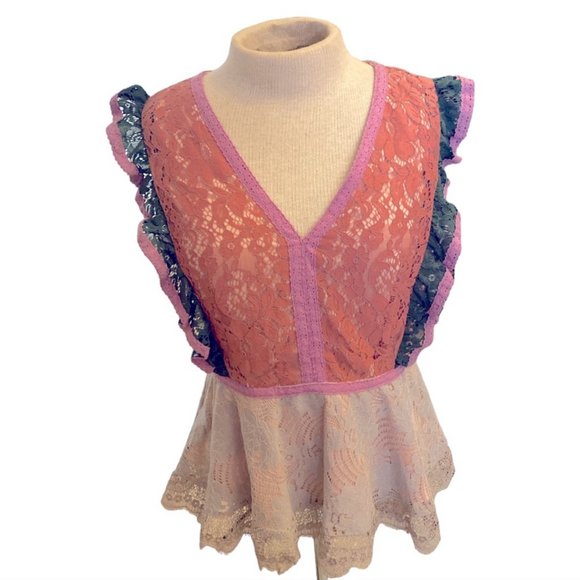 Sugar Lips Color block Lace Peplum Top - Picture 5 of 11